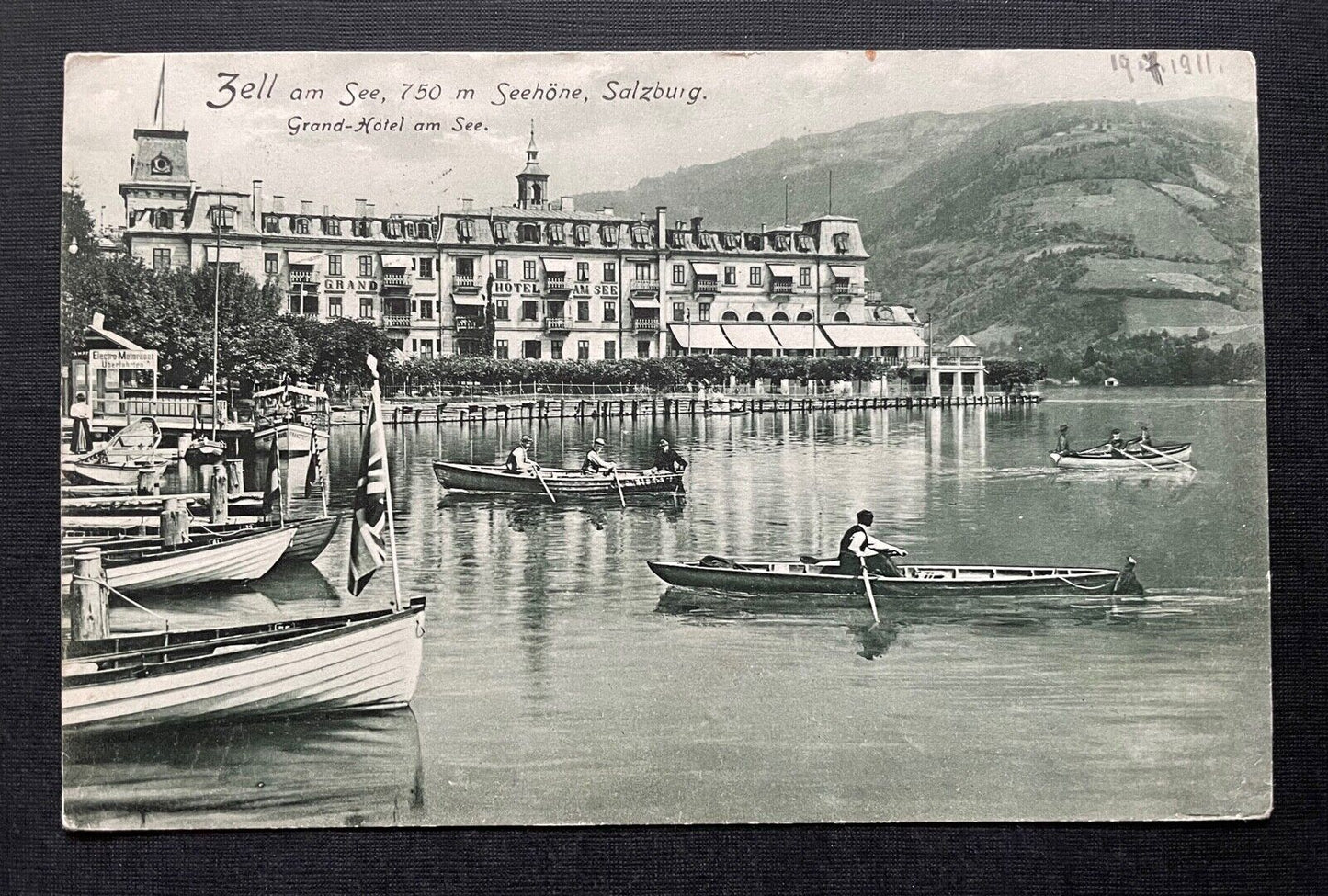 Zell am See Grand-Hotel Ruderboot Ufer Fahne 750m Salzburg Österreich 400473 TH