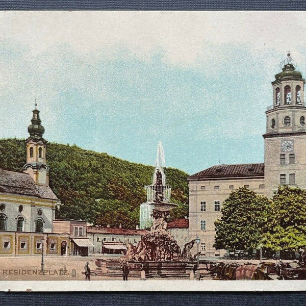 Salzburg Residenzplatz Stadt Brunnen Kirche Glockenspiel Österreich 402656 TH