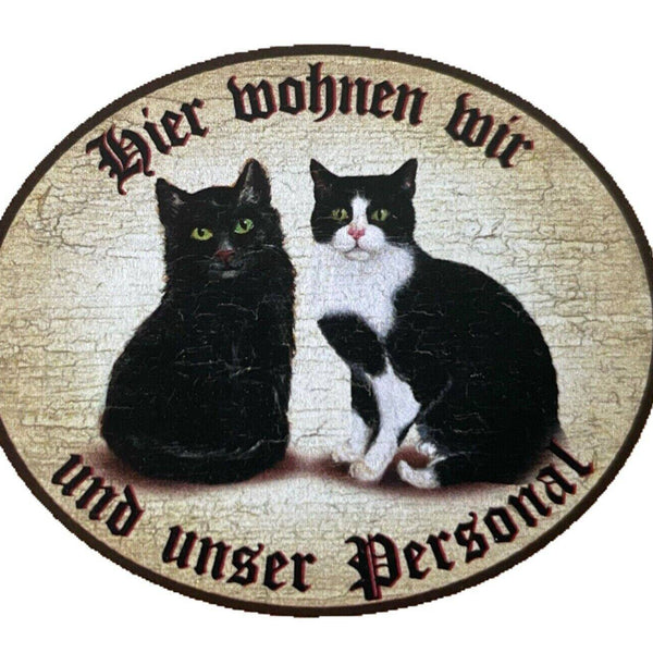 Kuk nostalgie holzschild "hier wohnen wir u.u. personal“ duo katze schwarz weiß