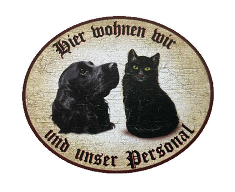 Kuk nostalgie holzschild "hier wohnen wir u.u. personal“ duo katze hund schwarz