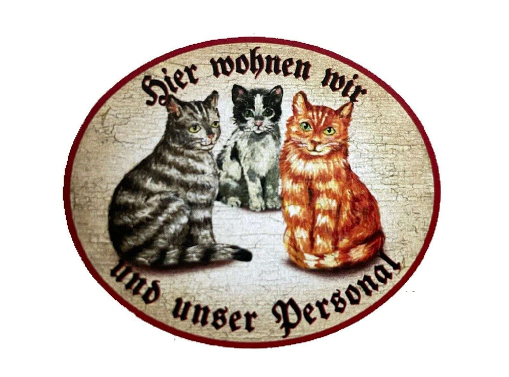 Kuk nostalgie holzschild "hier wohnen wir u.u. personal“ trio katze tabby sw rot