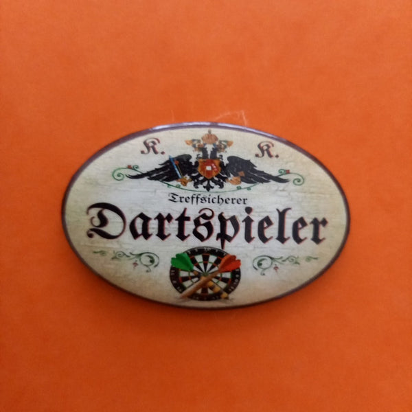 Nostalgie KuK Flaschenöffner Magnet Treffsicherer Dartspieler