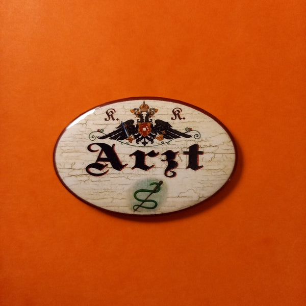 Nostalgie KuK Flaschenöffner Magnet Arzt