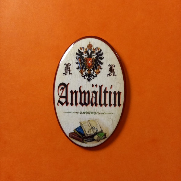 Nostalgie KuK Flaschenöffner Magnet Anwältin