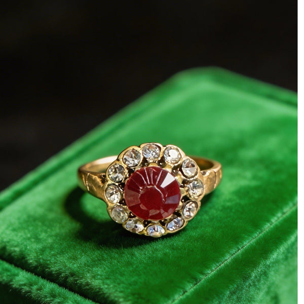 Vintage Damenring mit rotem Glasstein – Größe 55