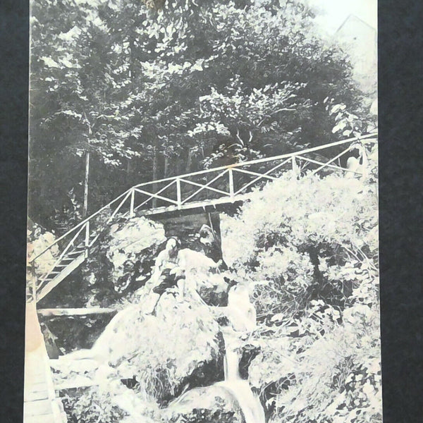 Mirafälle mit Eingeborenem JW 00168 F