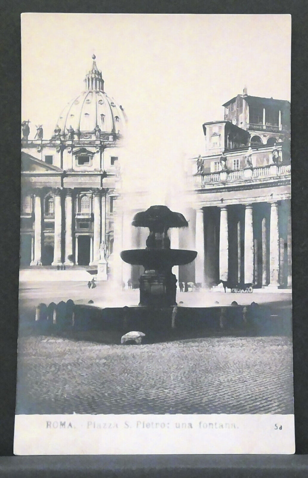 Roma Piazza S Pietro Una Fontana JW 401220 F