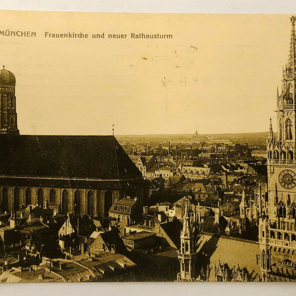 München Frauenkirche und der neuer Rathausturm  82002