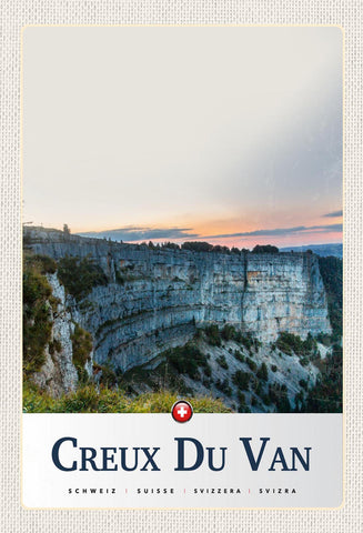 Schild Spruch Creux du Van Switzerland Schweiz Berg Felswand JW