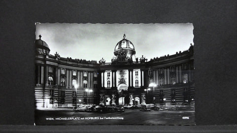 Michaelerplatz mit Hofburg bei Festbeleuchtung Wien 600570A jw J