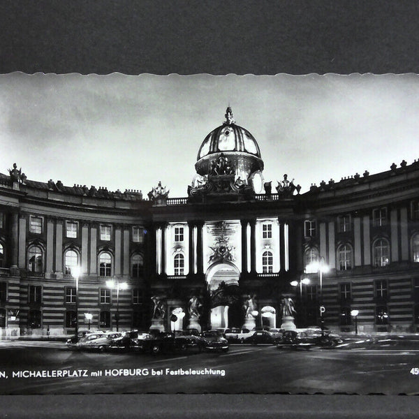 Michaelerplatz mit Hofburg bei Festbeleuchtung Wien 600570A jw J
