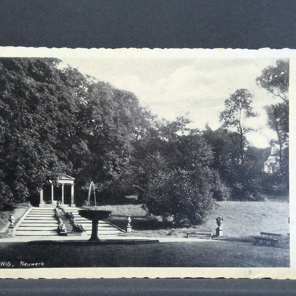 Schleswig Neuwerk Park Brunnen 180290 jw J