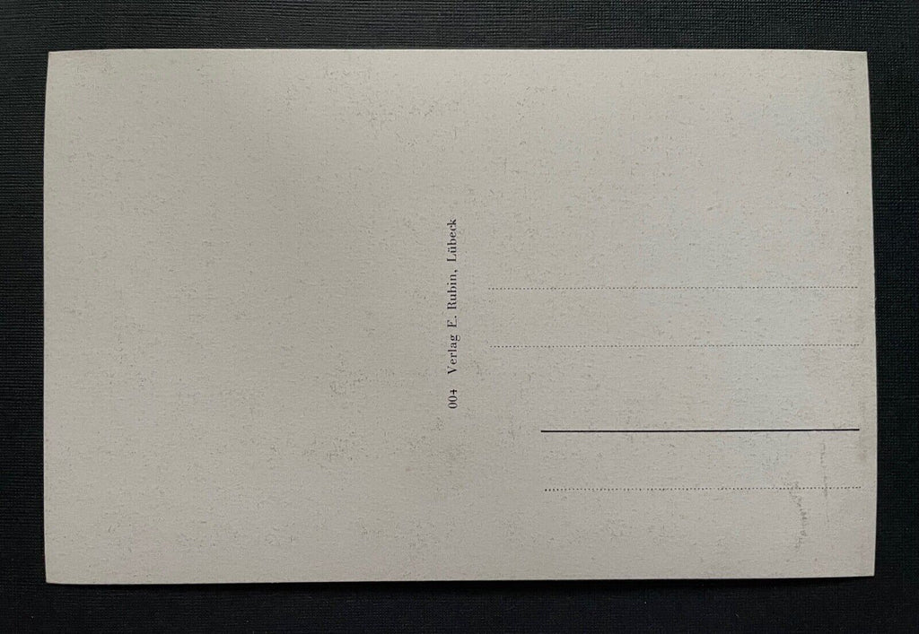 Ostseeheilbad Niendorf Möwe im Flug Welle SchleswigHolstein Deutschland 401086 A