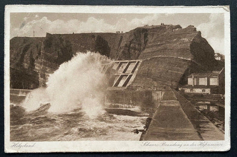 Helgoland Schwere Brandung Hafenmauer Schleswig-Holstein Deutschland 401075 TH A