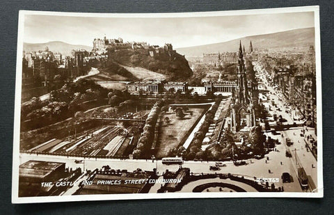 The Castle & Princess Street Edinburgh Burg Stadt Strasse Schottland GB 401027 A