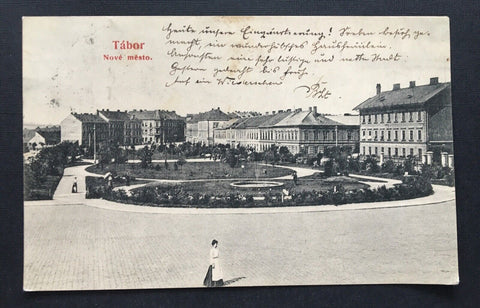 Tabor Nove Mesto Neue Stadt Park Brunnen Spaziergänger Frau Tschechien 400888 A