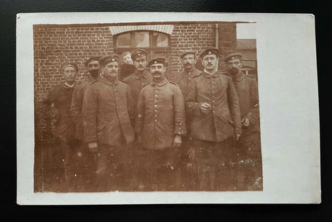 Gruppenaufnahme Soldaten Uniform Barett Schirmmütze Bart Militär Krieg 402451