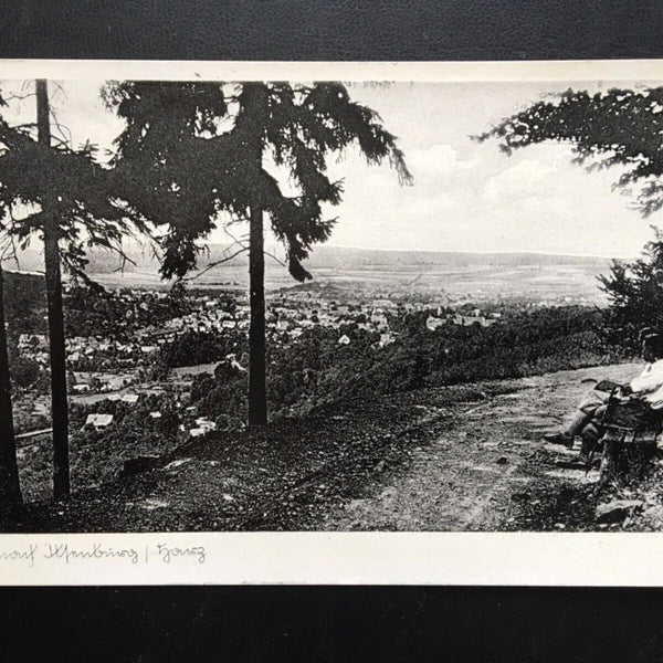 Blick auf Ilsenburg - Harz - Mann sitzt auf Bank 140441 TH