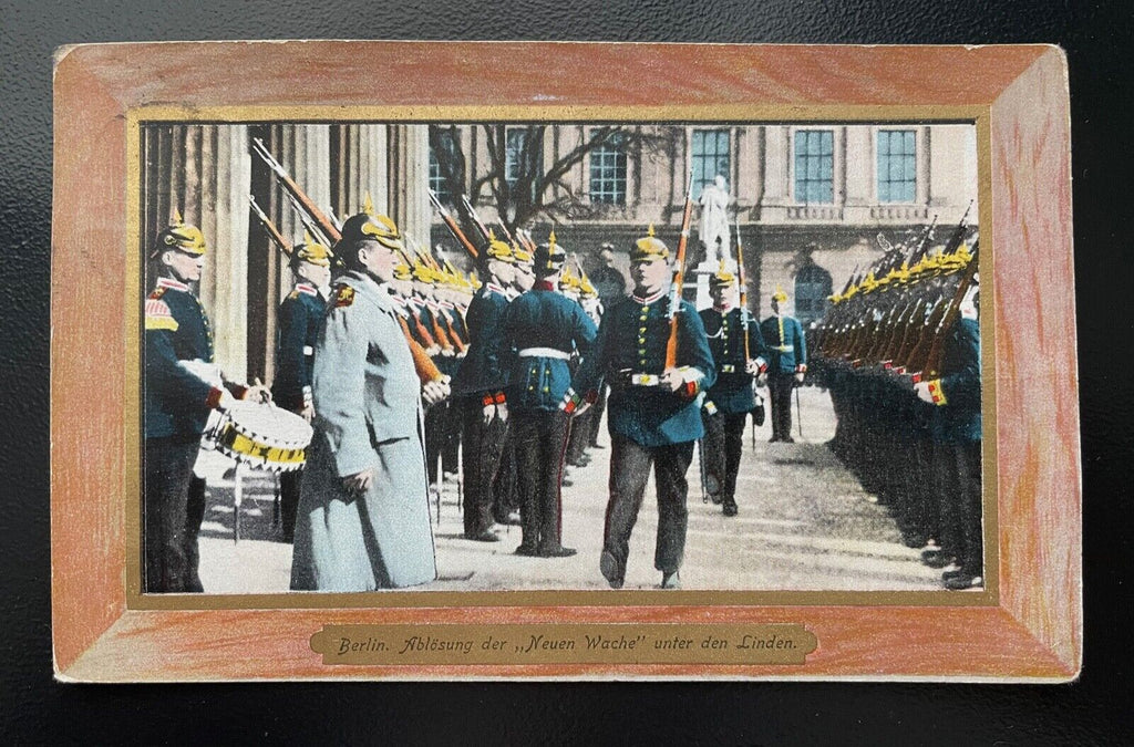 Berlin Ablösung Neue Wache u.d.Linden Soldat Uniform Pickelhaube Militär 410061