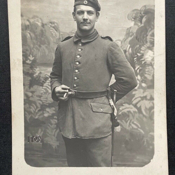 Soldat Uniform Barett Bart Degen Zigarette Militär Krieg 410090 TH
