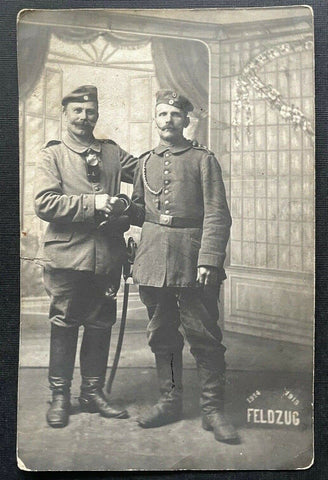 Porträt Soldaten Uniform Barett Degen Bart Militär Krieg 410093 TH