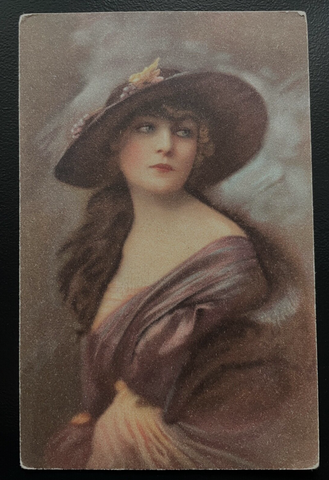 Malerei Frau Hut Kleid Schal Künstler Postkarte 600198A TH D