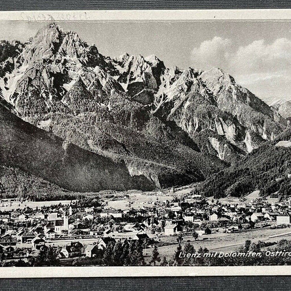 Lienz mit Dolomiten Stadt Gebirge Berg Wald Osttirol Österreich 402663 TH C