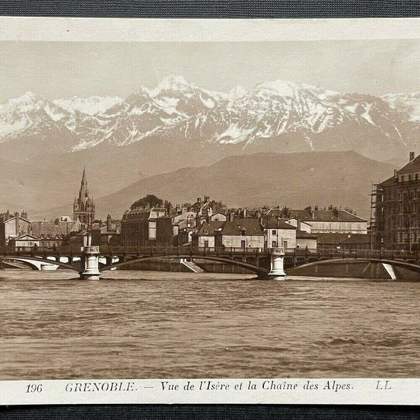 Grenoble Blick Isère Alpenkette Stadt Brücke Gebäude Kirche Frankreich 402623 C