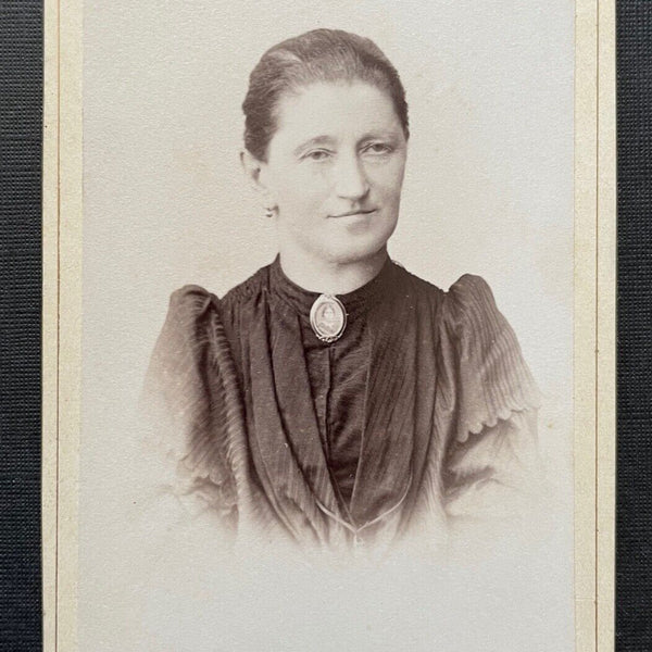 Foto Porträt Frau Kleid Puffärmel Weidinger & Blasel Linz ca.10,4x6,4cm 402325TH