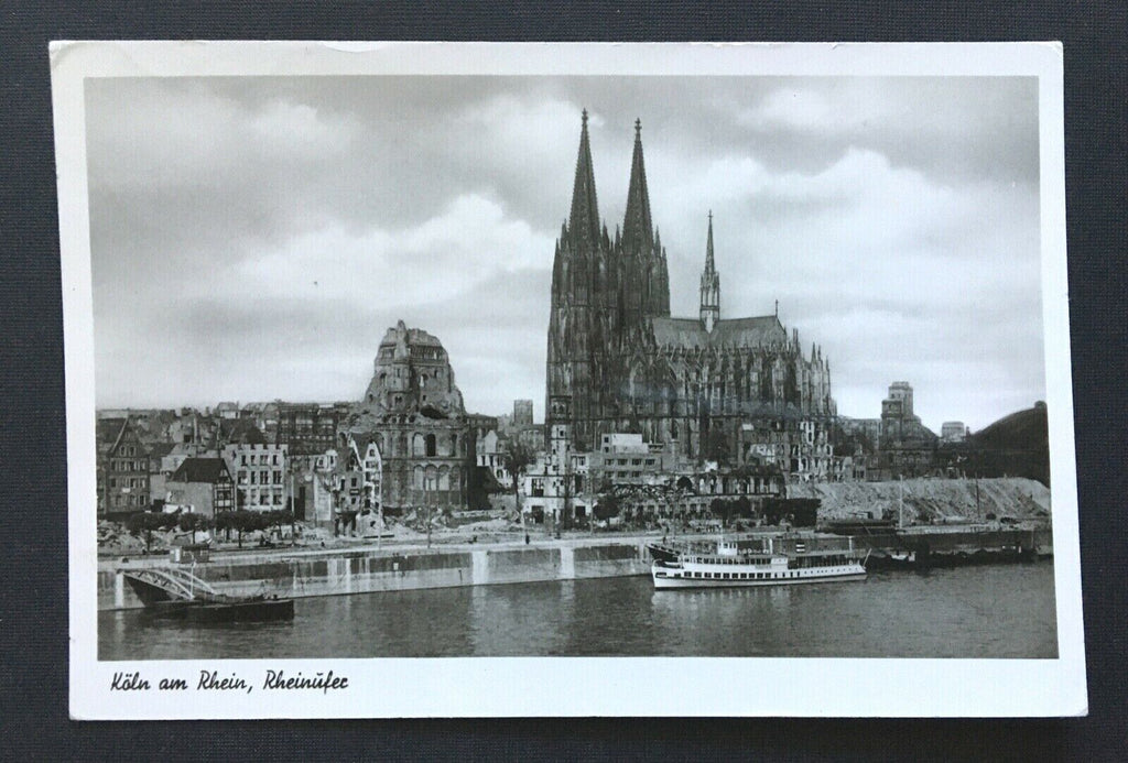 Köln am Rhein Ufer Fluss Dom Schiff Nordrhein-Westfalen Deutschland 40067510 TH