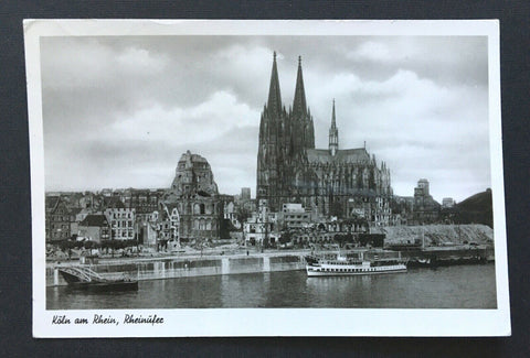 Köln am Rhein Ufer Fluss Dom Schiff Nordrhein-Westfalen Deutschland 40067510 TH